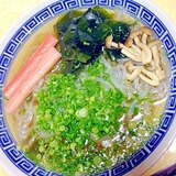 ねぎたっぷり糸こんにゃくヘルシ-醬油ラーメン